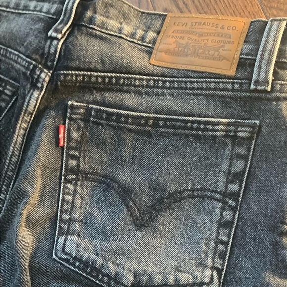 Levi’s Wedgie Straight Leg Jeans - Picture 2 of 5